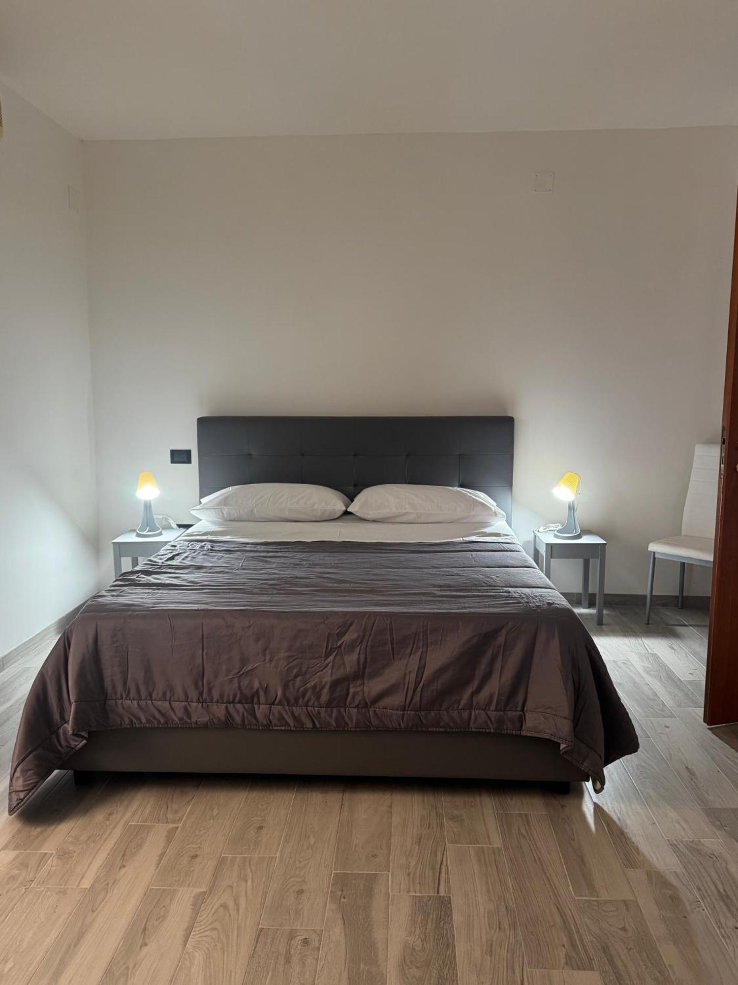 Apartment La Dimora Botanik Naples